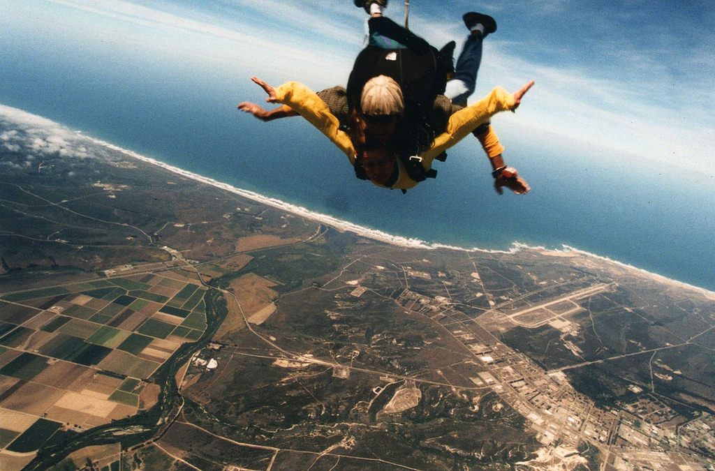 skydiving 731メートル上空からパラシュート無しでダイブ！！果たして運命や如何に！？